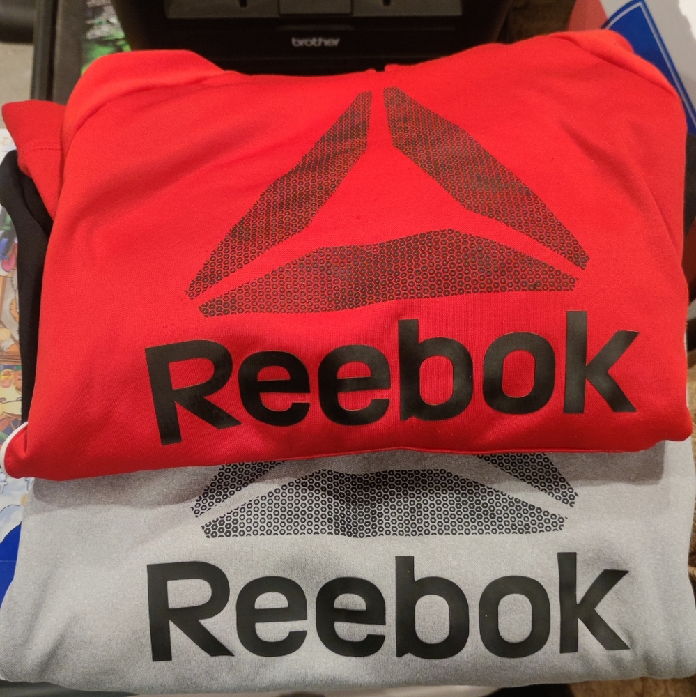 2 Reebok sweaters Xl